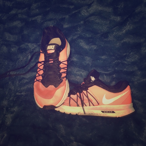 Nike Shoes - Nike shoes Nike Shoes - Nike shoes